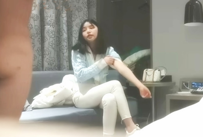 探花一哥返场极品小萝莉无毛粉穴让人爱不释手青春胴体分外诱惑暴力抽插征服她