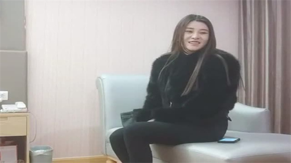 利哥探花：高颜值网红大长腿丰乳肥臀极致诱惑