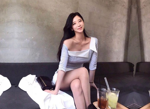 爱情故事网恋新人38岁良家三天奔现耐操骚女第二炮抓起双腿全力输出