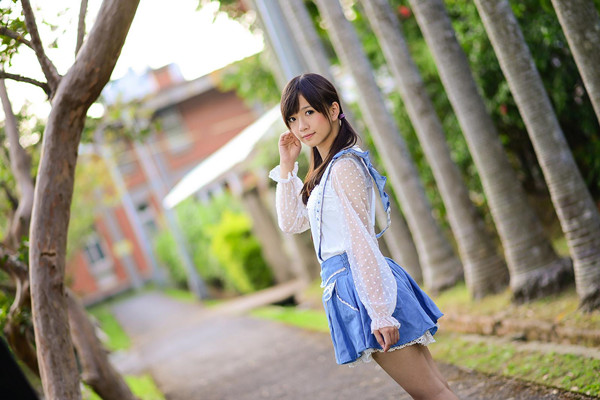 约良家小姐姐上次大姨妈没干成这次终于插进逼逼了对白精彩有趣