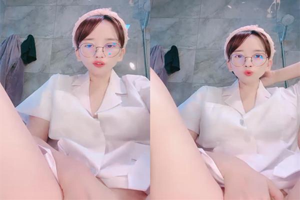 小护士的诱惑情趣露脸肥臀大水逼淫声荡语不断揉奶自慰