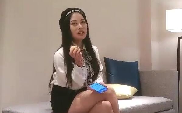 全国探花约了个黑色帽子短裙妹子啪啪沙发上让妹子自摸骑乘后入猛操