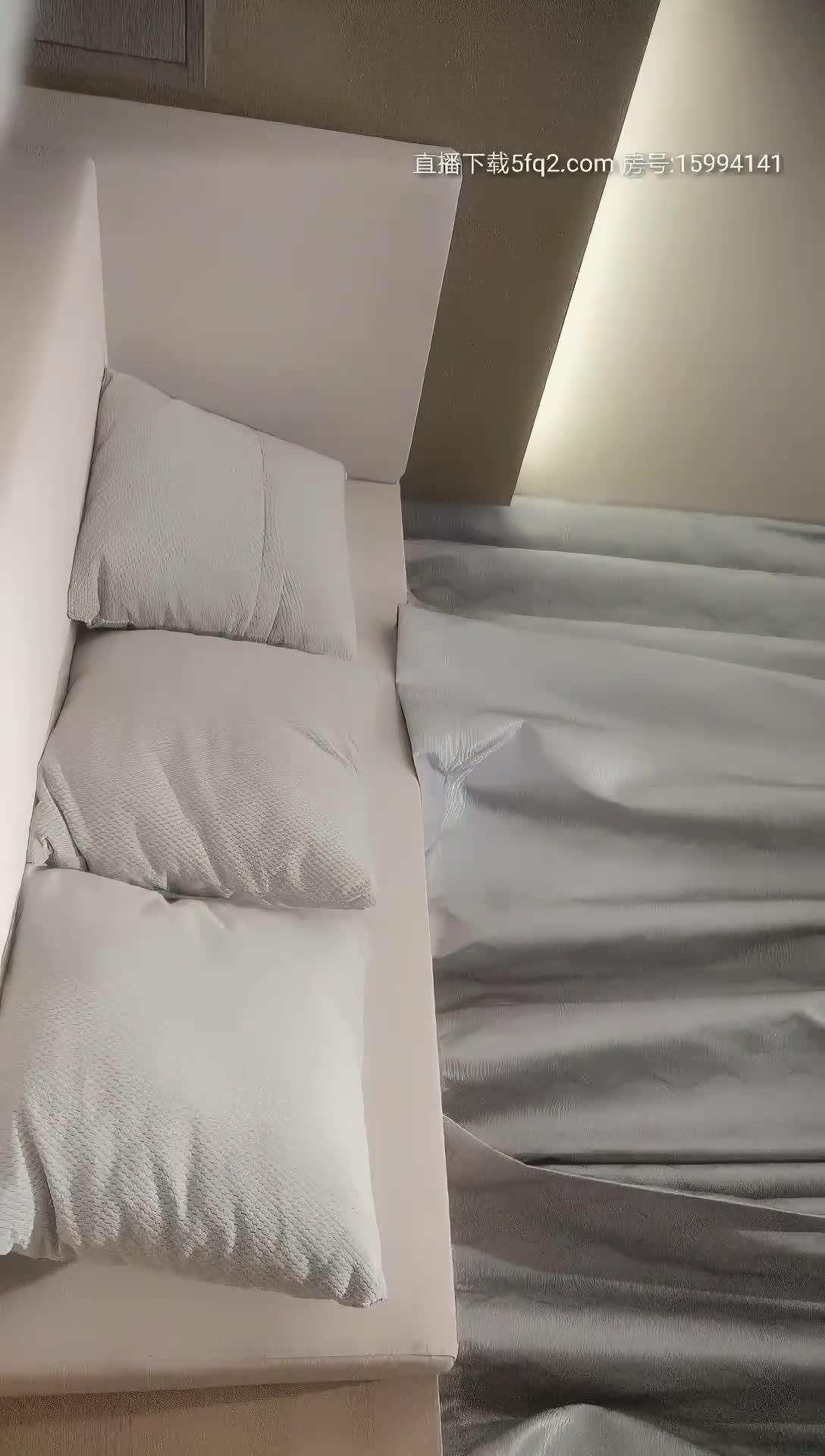 超人气高颜值萝莉美少女多乙最新流出精致俏脸白皙稚嫩胴体开腿待插性感小穴水嫩多汁请君享用