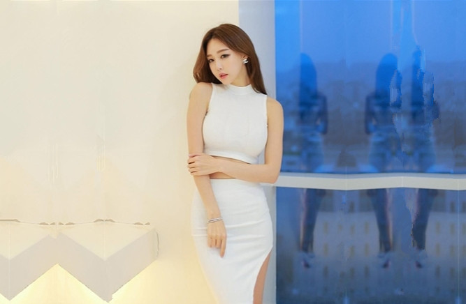 网约美女美乳大长腿白皙皮肤隔着内裤手指轻轻摩擦让妹子大黑牛自慰后入撞击多毛肥穴