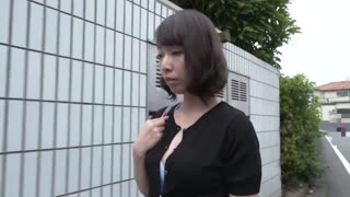 被離婚老公跟蹤的隔壁太太說著處男的我是她的新男友！ VOSS-161