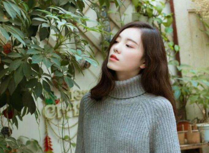 非常漂亮的美女大学生和男友躲避疫情在家除了做爱就是做爱大屌无套抽插小浪穴口爆裹射特别爽