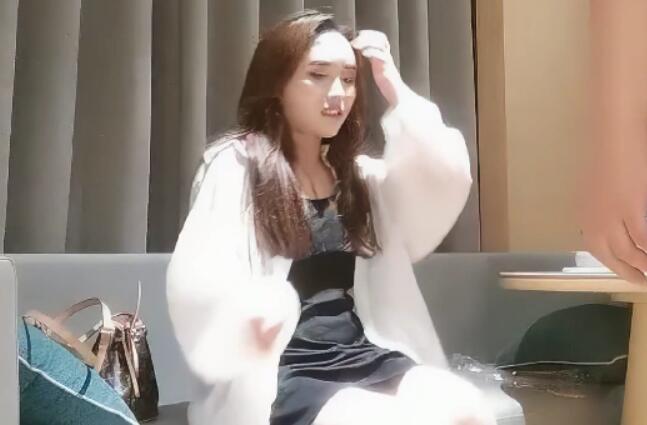 全国探花元老回归精彩依旧漂亮外围妹近景抠穴出水翘臀美乳后入爽翻