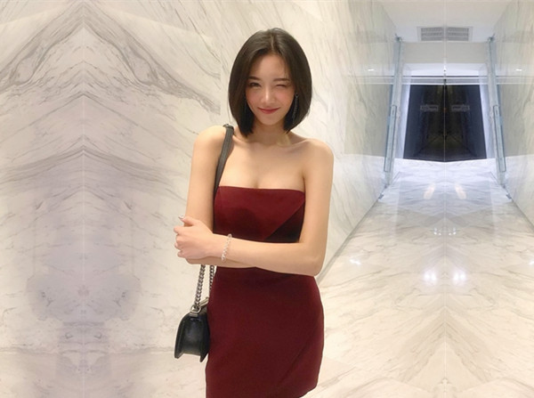 极品粉嫩00后鲍鱼特写C罩杯美乳尽情蹂躏啪啪精彩大作不可错过