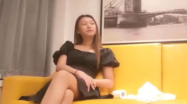 千人斩星选深夜第二场黑裙妹子近距离拍摄沙发上操口交上位骑乘后入猛操全程搞得呻吟连连