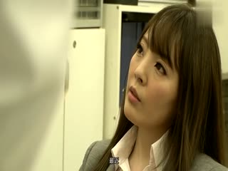 帮助我的前辈女教师被学生们侵犯看到勃起。 Hitomi