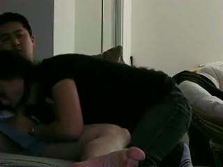 边听动感音乐边享受漂亮纹身女友的吹箫后入猛插