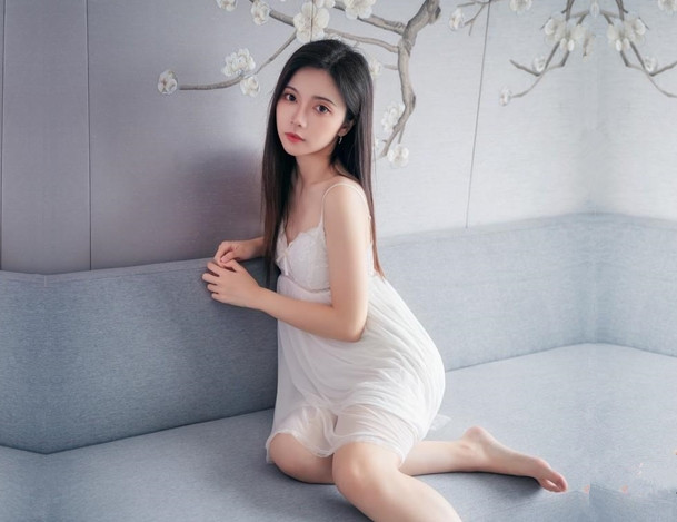 大叔今夜到情人家过夜小少妇闺房内啪啪鲍鱼水多骚话不断陶醉其中高潮迭起