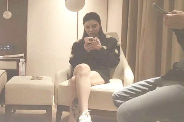 大圈高端166CM网红女神43KG苗条身材性感包臀裙仙丹加持激情爆操