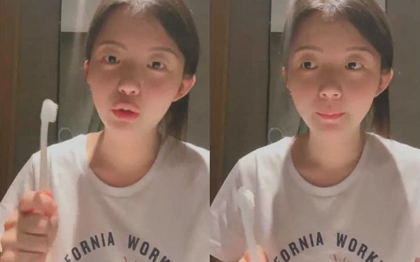 大半夜先洗澡刷牙再和男友酒店里面白虎蝴蝶逼道具调教矿泉水洗逼