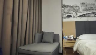 探花约了个高颜值性感大长腿妹子啪啪，特写口交上位骑坐侧入大力.