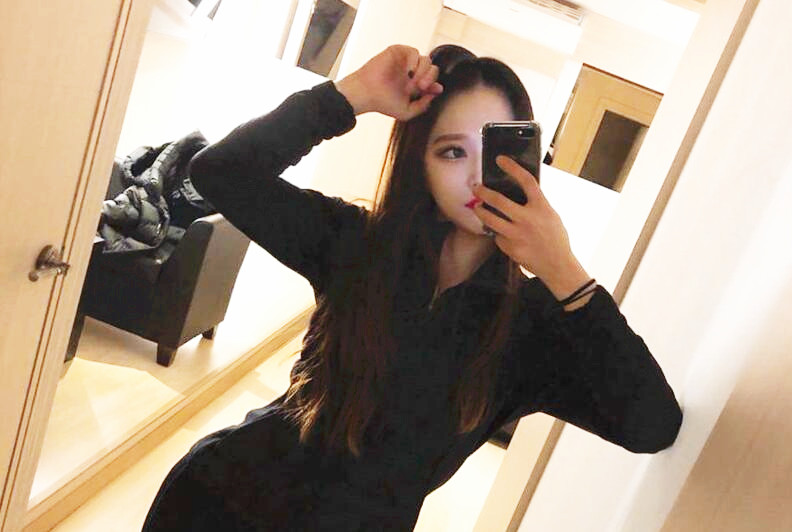 反差女友人前文静可爱私下情欲母狗性奴狗链跪地爬行被干的伸舌娇喘乞求射嘴里