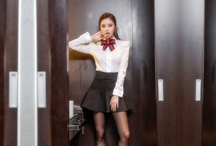 娇俏24岁小姐姐温柔可亲清纯范暴插骚逼嗷嗷叫