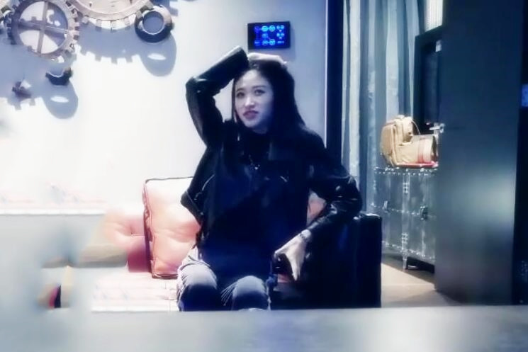 小哥哥小区微信约操新婚女人开房黑丝玩的很嗨以前应该是做兼职的吧