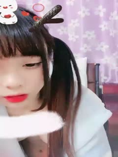 一脸呆萌18双马尾小萝莉 娇小身材白嫩贫乳 撩起睡衣扭动屁股 掰开紧致小嫩穴 超近特写揉搓 里面已经很湿6-28