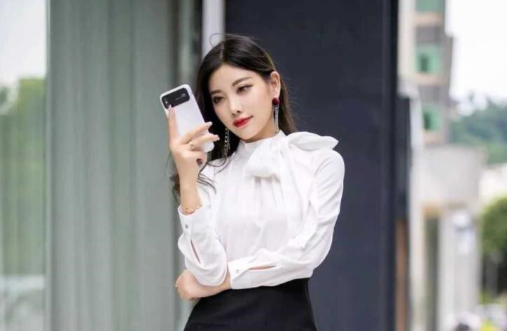 清纯学妹黑丝OL制服OfficeLayd开裆丝袜直接后入啪啪啪沙发上观音坐莲精彩刺激