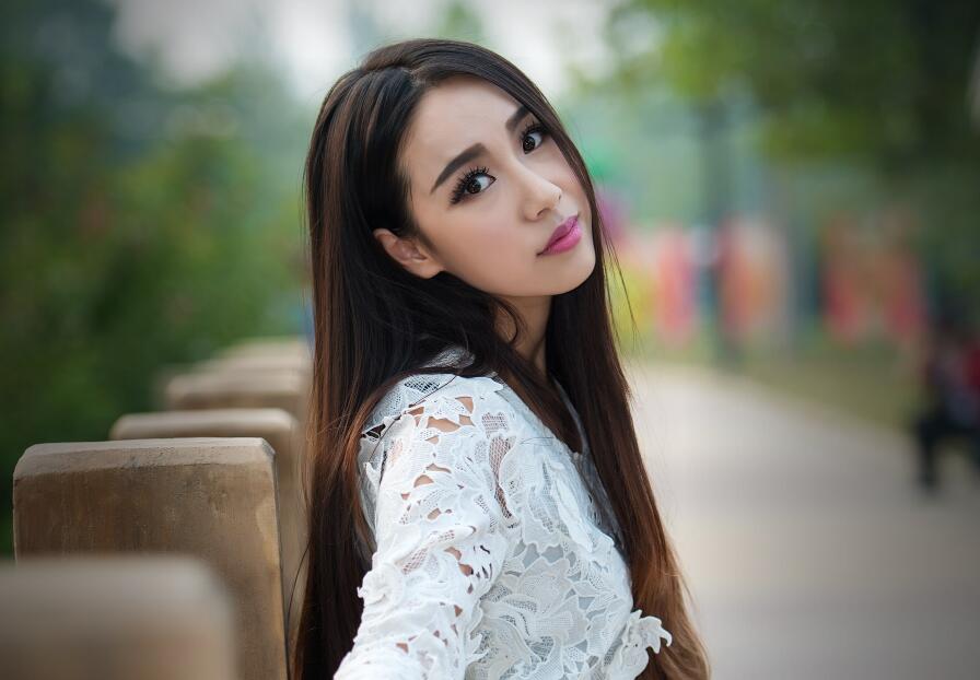 户外车震嫖模特身材不错的长发美眉含屌的样子非常淫骚下面逼洞又小又紧