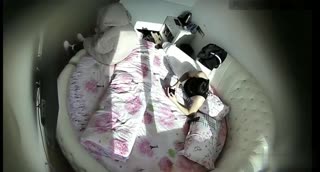 还记得之前联谊认识的校花吗？饥渴男才不管她有没有先洗澡澡呢~(还是其实是个笑话)