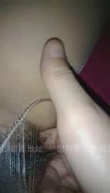 女友在电影院来欲了，直接喷水