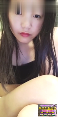 【国产馆】小嫩妹吸精小骚骚男女啪啪秀和大叔炮友口交啪啪很淫荡