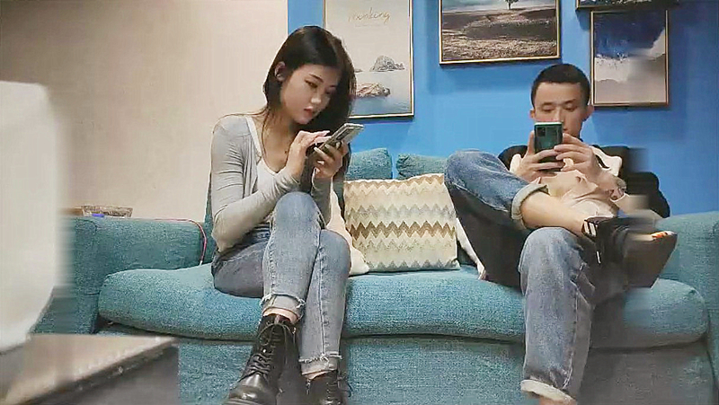 完美视角拍摄干起来很顶极品牛仔裤妹妹水声噗嗤让妹子自慰看着撸射