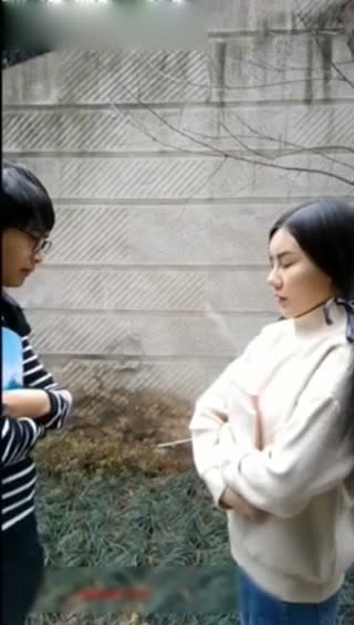 和男友沙发大战300回合 无套拽头发后入爆操 口爆颜射