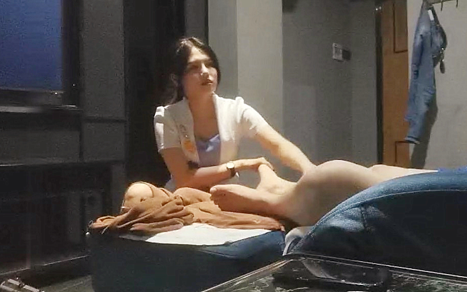 一晚转场两次终于套路小姐姐开房成功大胸风骚小荡妇干爽她