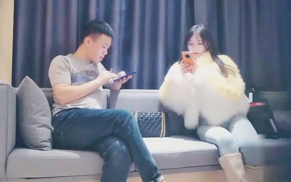 约操女神练舞蹈牛仔裤一字马