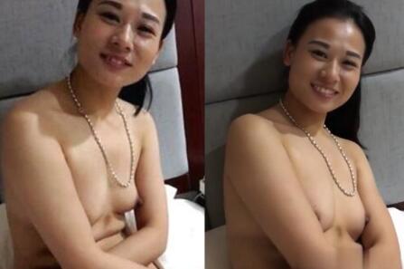 风韵十足的良家美少妇借口出去打麻将其实是和年轻牌友一起到酒店偷情啪啪