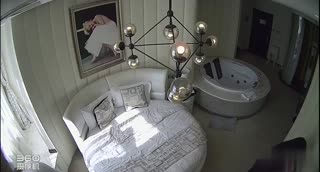[酒店偷拍] 办公室恋情曝光!和女同事相约开房~按摩浴缸休息完再大干一场!!