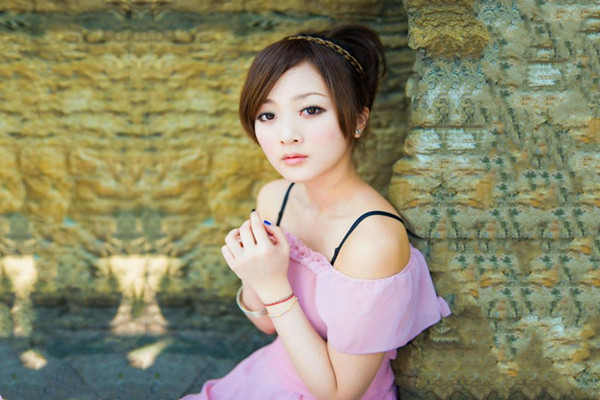 白裙潇洒小姐姐很是迷人沐浴揉逼最后没操就满足了