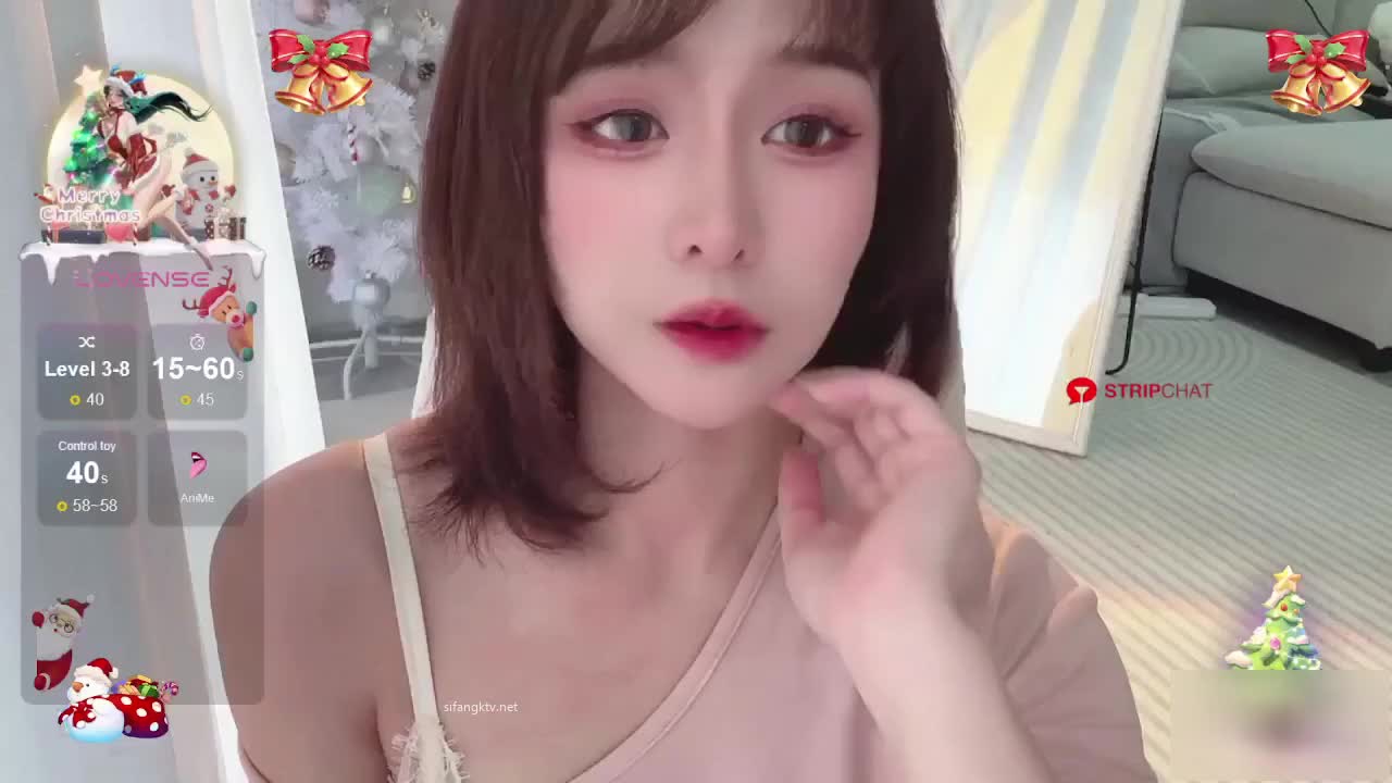 stripchat平台，年末来了新女神，大佬们沸腾了，【Meg_Linda】，萝莉天花板，粉嫩的无毛屄真粉3