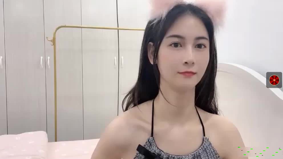 神仙级别，神似江疏影，大美女全脱了，【tiantian_LK】，真是太漂亮了，清纯女神看一眼就忘不掉