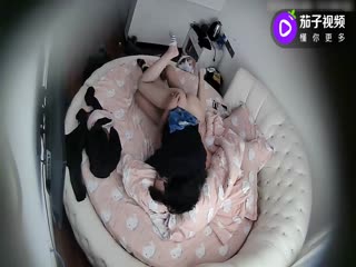 大学美女被干趴下了