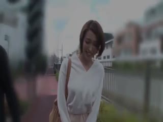 MADM-080初イキナンパ！街で声をかけた奥様たちがカメラの前で初イキに挑戦！！