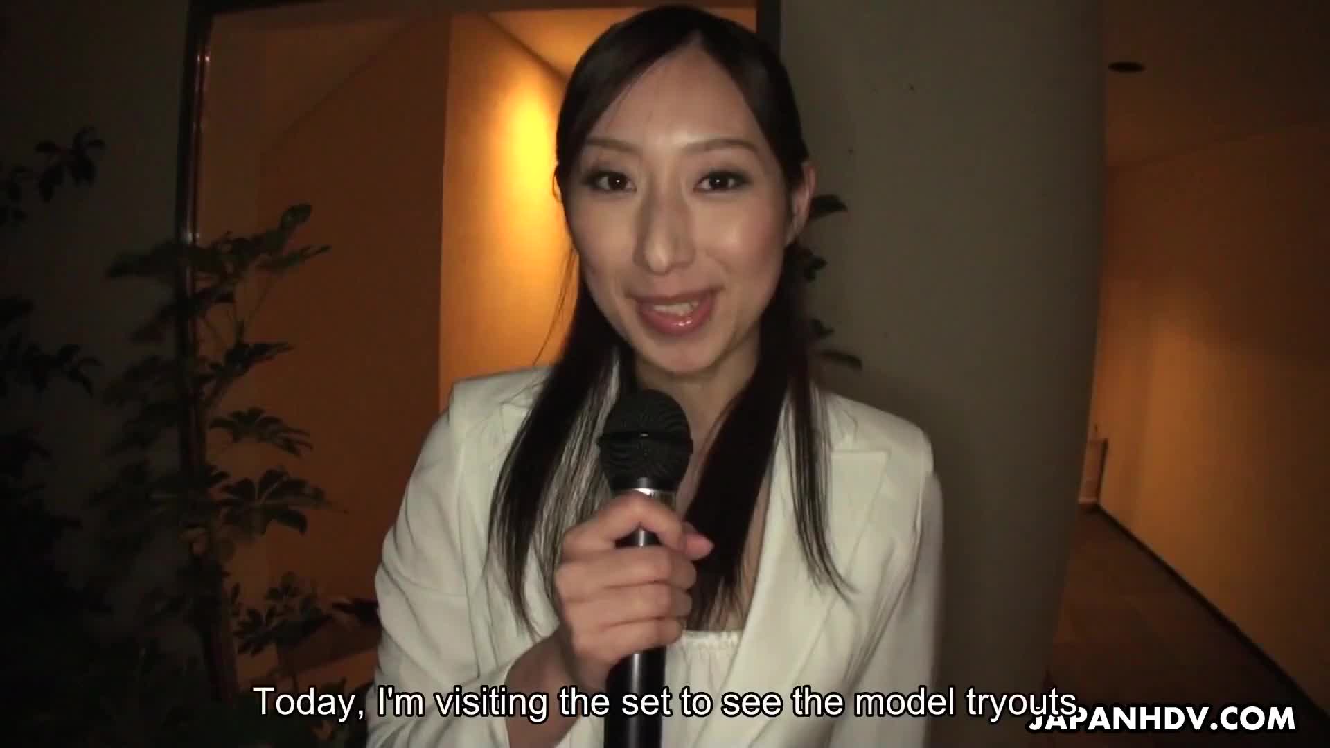 大神番薯哥逛会所妈咪给介绍了个新来的湖南奶大波妹特意穿上高跟干高清无水印版