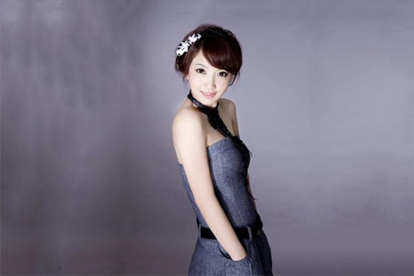 扯着老婆辫子当母狗骑操小骚穴丰臀骑乘真刺激