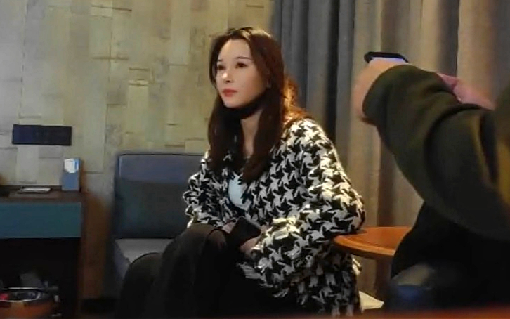 是啊这种妖艳贱货谁会拒绝呢