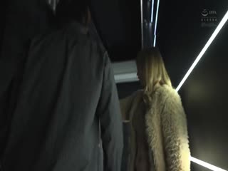 BLK-565 酒と即パコ大好き巨乳ギャルとハメまくりSPECIAL！