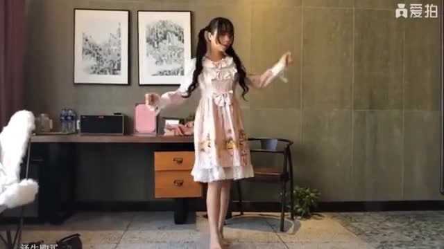 极品双马尾美少女浆果儿全裸宅舞，巨乳翘臀狂摇露骚穴！