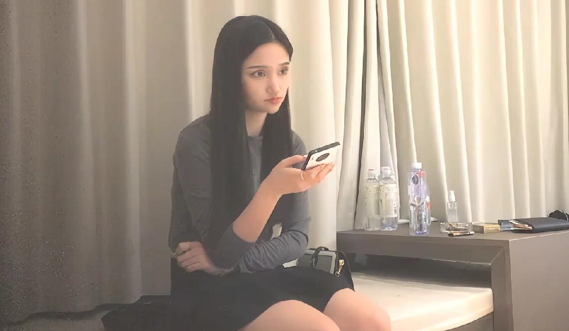 黑裙长发妹子啪啪抬腿侧入后入上位骑乘抽插猛操