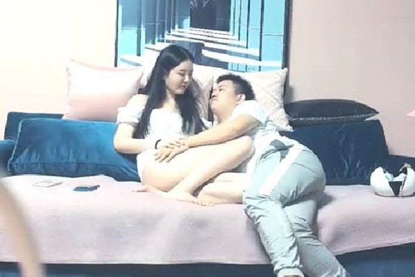 酒店约操清纯美少女身材很好