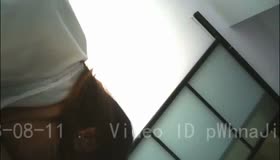 缺钱做兼职的小白领白天给我口交