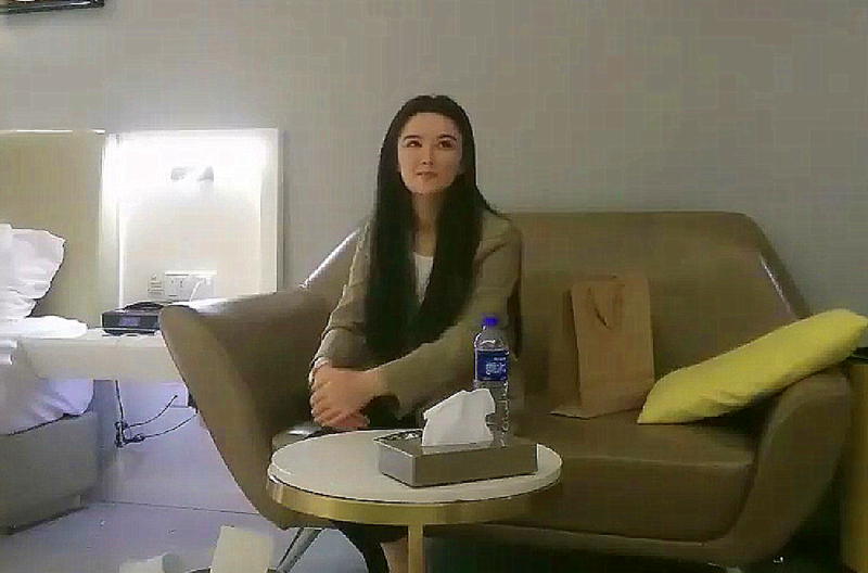 也不怎么厉害就是会喷水趁她不注意内射她