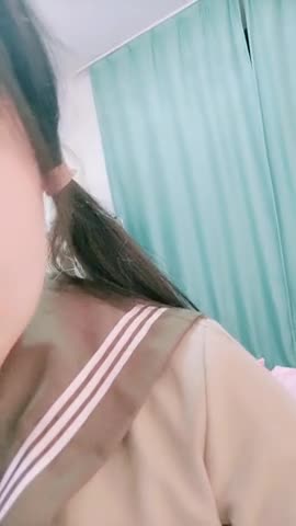 卡哇伊双马尾小萝莉！难得露逼大秀！JK装大肥臀，撩起裙子掰穴，超紧致洞洞假屌磨蹭 new