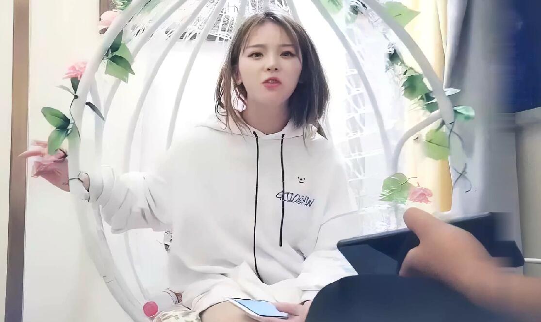 神似杨超越青春小萝利娇喘连连蜂腰翘臀